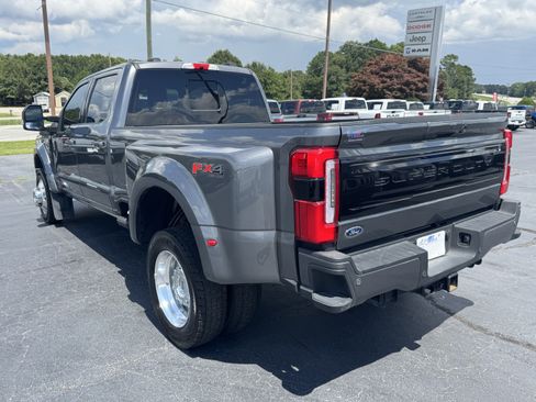 Used 2025 Ford F450 Platinum w/ FX4 Off-Road Package AWD/4WD image 7