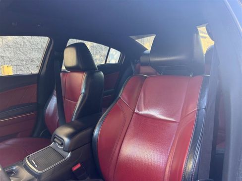 Used 2016 Dodge Charger R/T w/ Plus Group RWD image 9