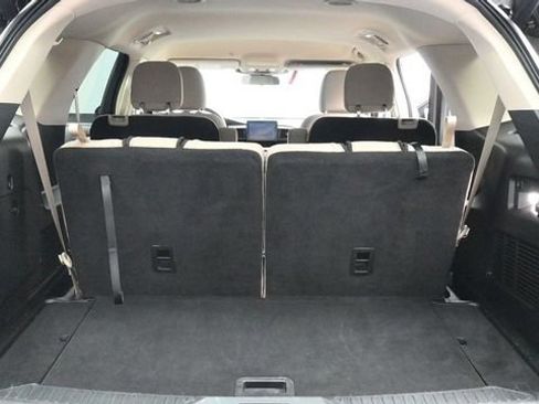 Used 2021 Ford Explorer XLT AWD/4WD image 11