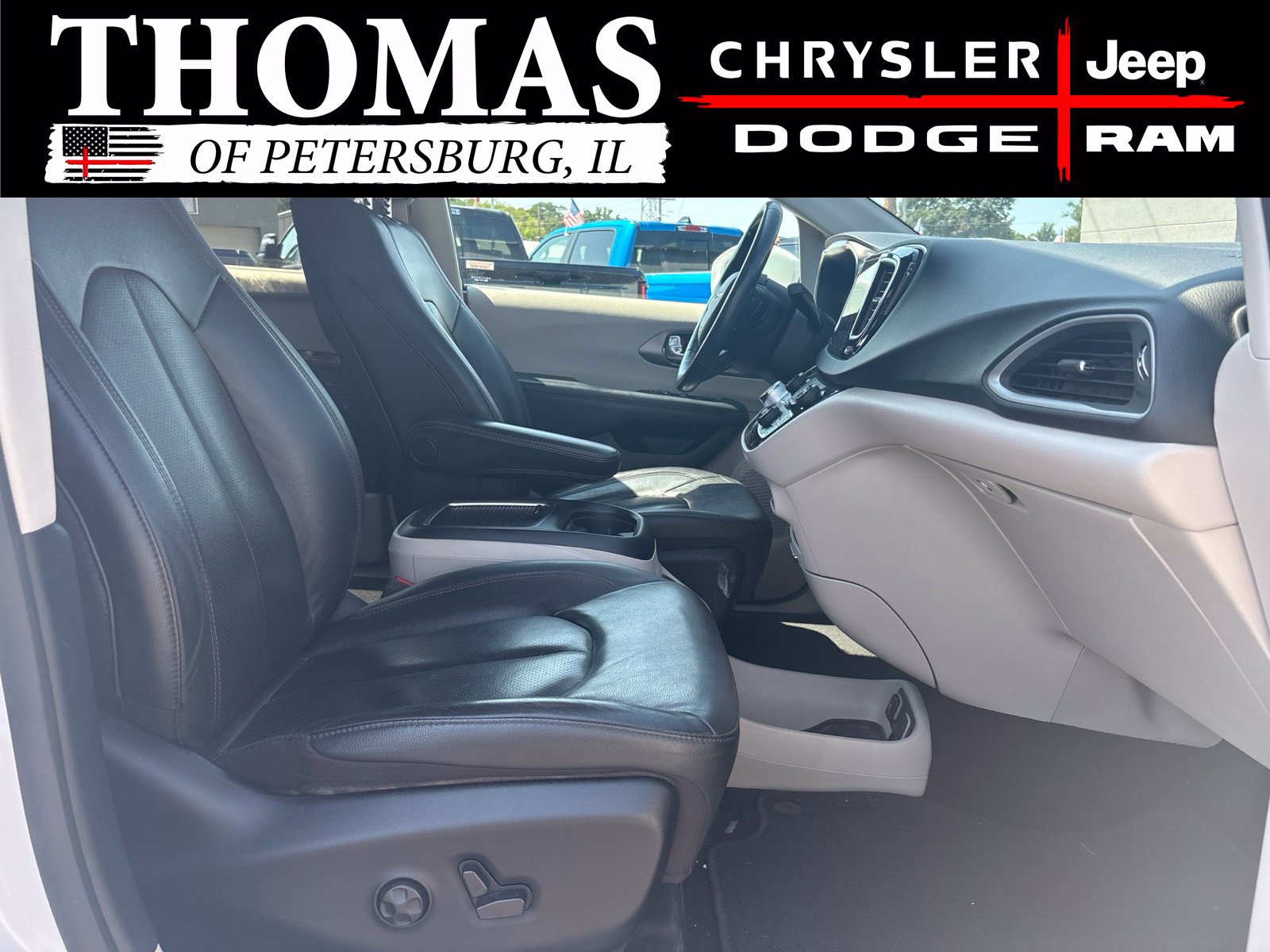 Used 2020 Chrysler Pacifica Touring-L Plus w/ Tire & Wheel Group FWD image 28