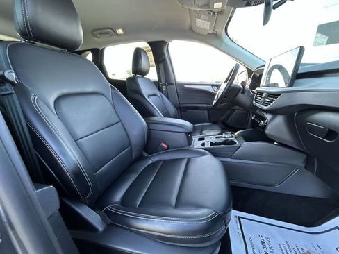 Used 2025 Ford Escape Platinum AWD/4WD image 29