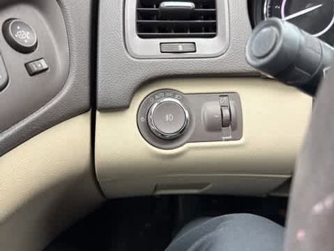 Used 2017 Buick Regal image 16