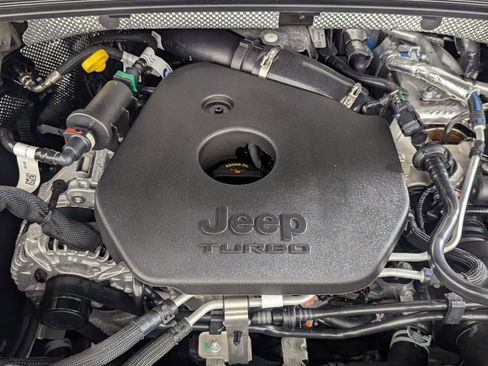 New 2026 Jeep Grand Cherokee Altitude RWD image 12