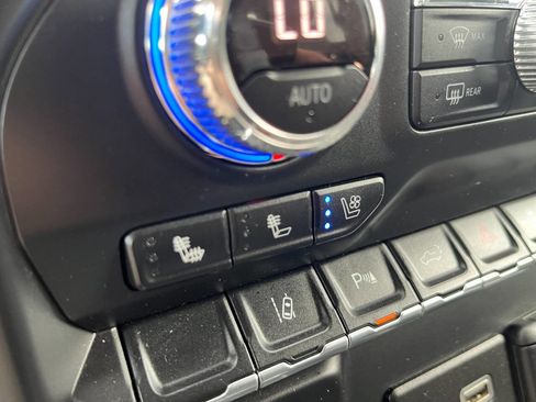 Used 2020 GMC Sierra 2500 Denali w/ Denali Ultimate Package image 38