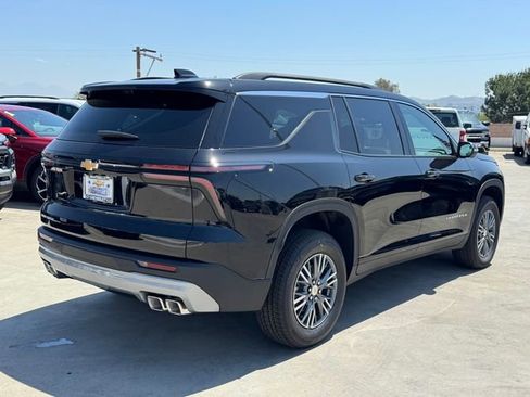New 2026 Chevrolet Traverse LT w/ Driver Confidence Package FWD image 5