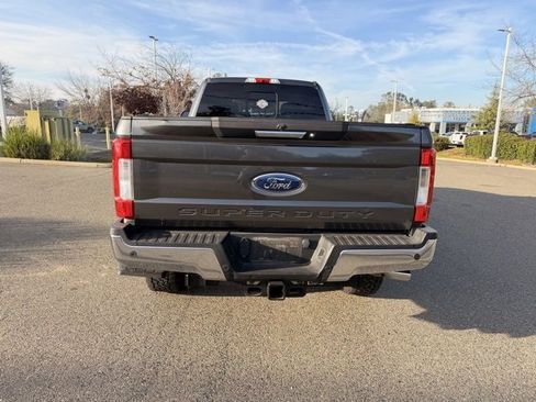 Used 2018 Ford F350 Lariat w/ Chrome Package image 5