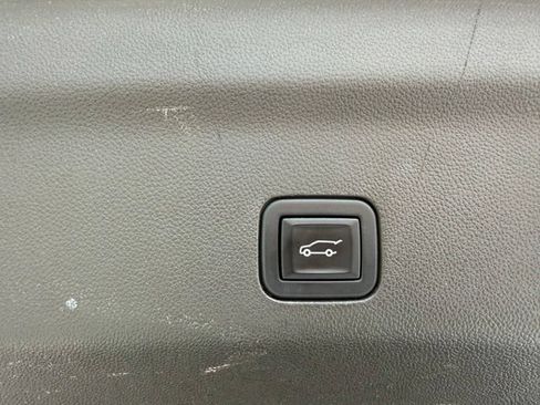 Certified 2021 GMC Yukon SLT w/ SLT Premium Package AWD/4WD image 13