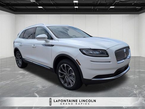 Used 2023 Lincoln Nautilus Reserve w/ Luxury Package AWD/4WD image 7