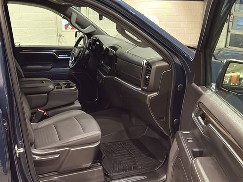 Used 2022 Chevrolet Silverado 1500 LT image 12