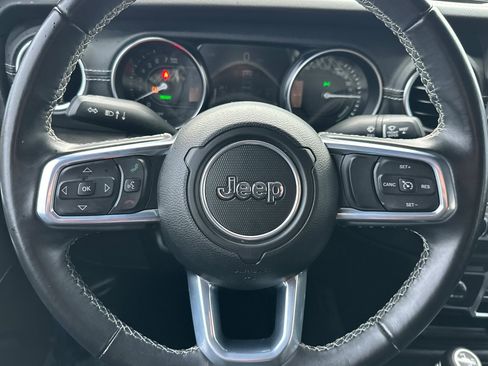 Used 2022 Jeep Wrangler Unlimited Sahara 4xe image 26