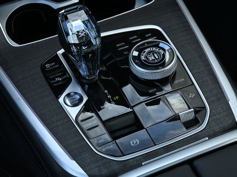 Used 2025 BMW ALPINA XB7 AWD/4WD image 35