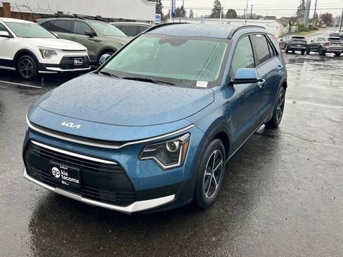 Certified 2025 Kia Niro EX w/ EX Cold Weather Package image 3