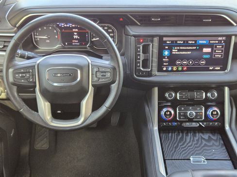 Used 2021 GMC Yukon XL Denali AWD/4WD image 24