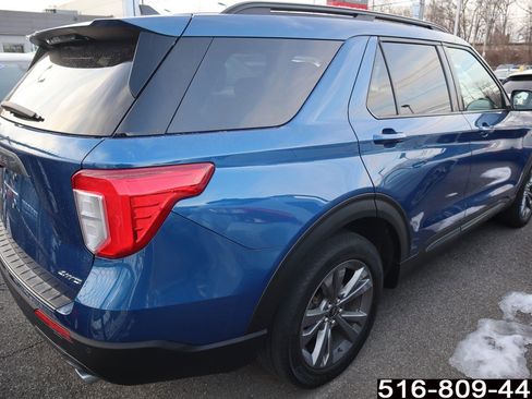 Used 2022 Ford Explorer XLT w/ Equipment Group 202A image 4