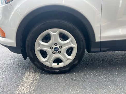 Used 2019 Ford Escape S FWD image 5