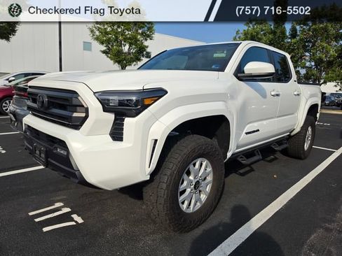 Used 2025 Toyota Tacoma SR5 AWD/4WD image 1
