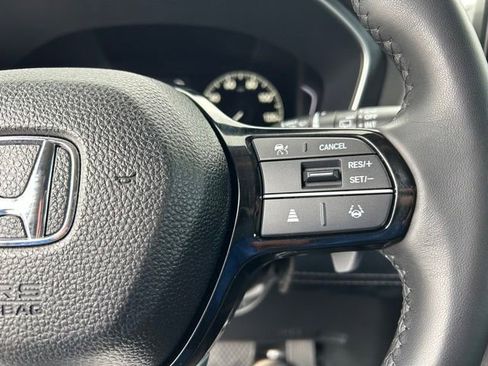 Used 2025 Honda Pilot EX-L image 18