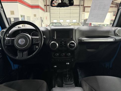 Used 2018 Jeep Wrangler Unlimited Sport S AWD/4WD image 19