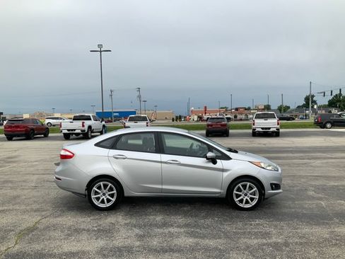 Used 2016 Ford Fiesta SE w/ Equipment Group 201A FWD image 6