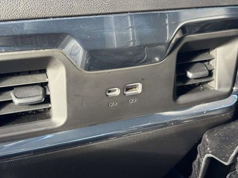 Used 2022 GMC Sierra 1500 SLT w/ SLT Convenience Package image 15