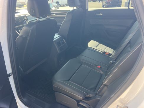 Used 2023 Volkswagen Atlas Cross Sport SEL R-Line AWD/4WD image 22