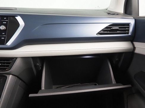 Used 2024 Volkswagen Taos SE image 32