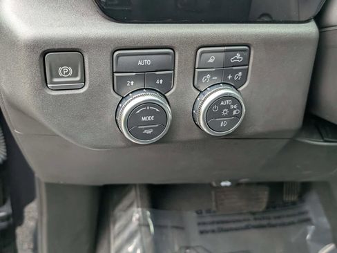 Certified 2022 GMC Sierra 1500 SLT w/ SLT Convenience Package image 22