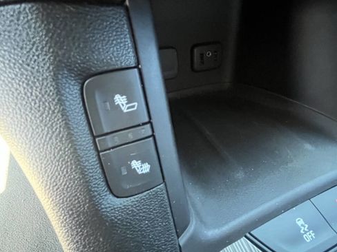 Used 2018 GMC Acadia SLT image 11