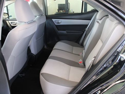 Used 2018 Toyota Corolla LE FWD image 13