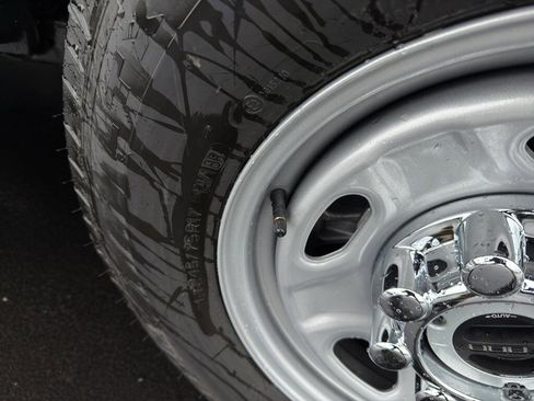 New 2026 Ford F250 XL w/ XL Chrome Package image 10