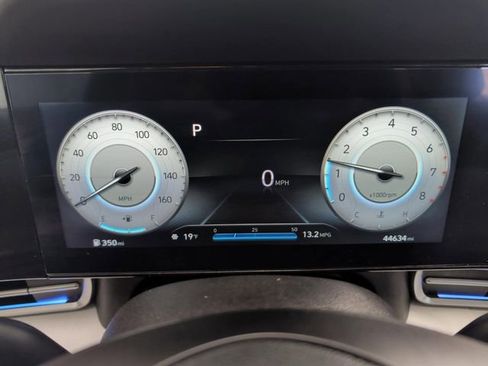 Used 2023 Hyundai Elantra Limited image 18