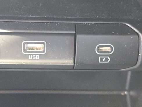 Used 2024 Kia Telluride LX FWD image 5