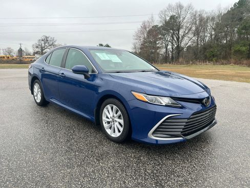 Used 2023 Toyota Camry LE image 9