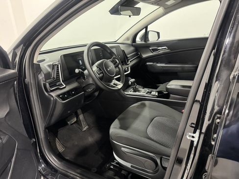 Used 2025 Kia Sportage LX AWD/4WD image 15