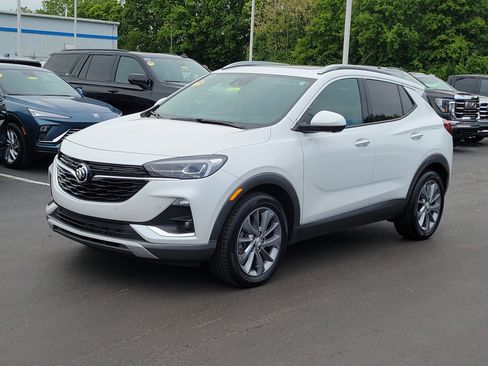 Used 2023 Buick Encore GX Essence w/ Advanced Technology Package FWD image 2