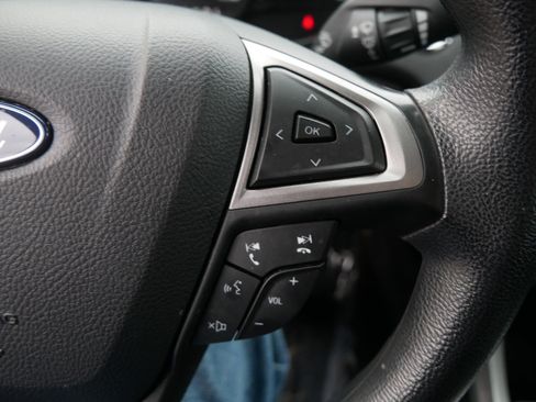 Used 2020 Ford Fusion SE image 29