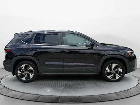 New 2026 Volkswagen Taos SE AWD/4WD image 8