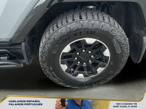 Used 2025 GMC Hummer EV 3X w/ Extreme Off-Road Package AWD/4WD image 38