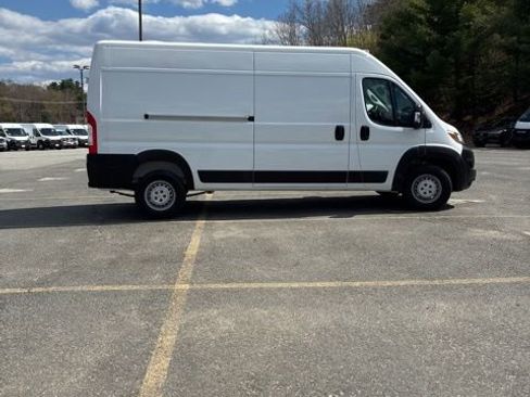 Used 2025 RAM ProMaster 2500 w/ Convenience Group FWD image 8