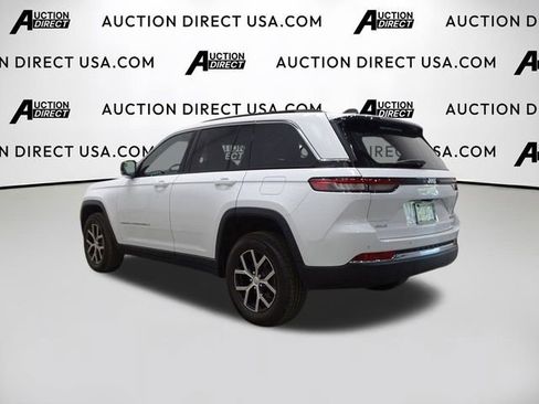 Used 2024 Jeep Grand Cherokee Limited image 5