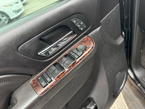 Used 2013 GMC Yukon XL Denali image 15