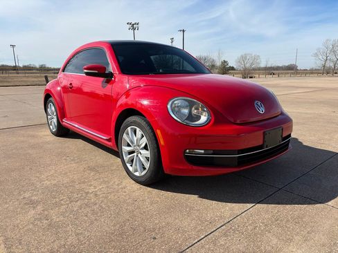 Used 2013 Volkswagen Beetle TDI image 29
