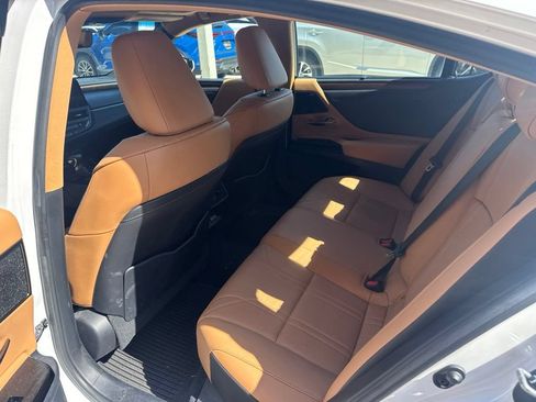 Used 2022 Lexus ES 350 Ultra Luxury w/ Accessory Package 2 FWD image 31