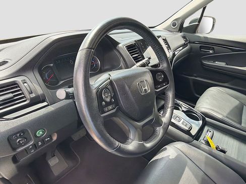 Used 2022 Honda Pilot Touring image 11