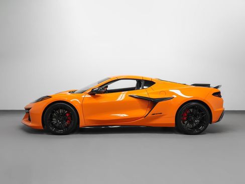 Used 2024 Chevrolet Corvette Z06 w/ Stealth Interior Trim Package RWD image 66