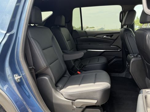 Used 2025 Chevrolet Traverse LT AWD/4WD image 26
