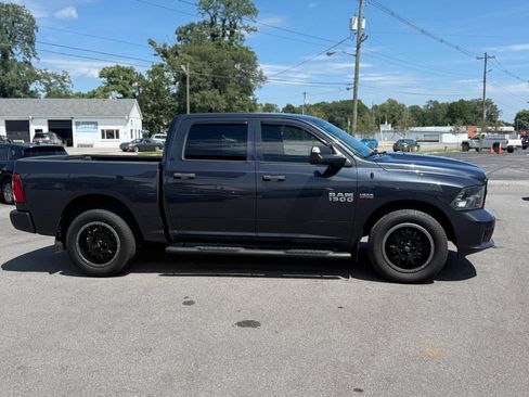 Used 2017 RAM 1500 Express AWD/4WD image 4