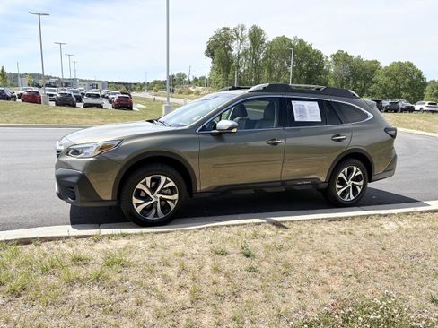 Used 2020 Subaru Outback Touring AWD/4WD image 4