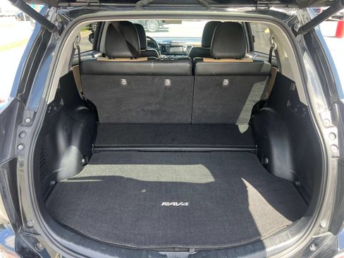 Used 2018 Toyota RAV4 XLE w/ Convenience Package AWD/4WD image 26
