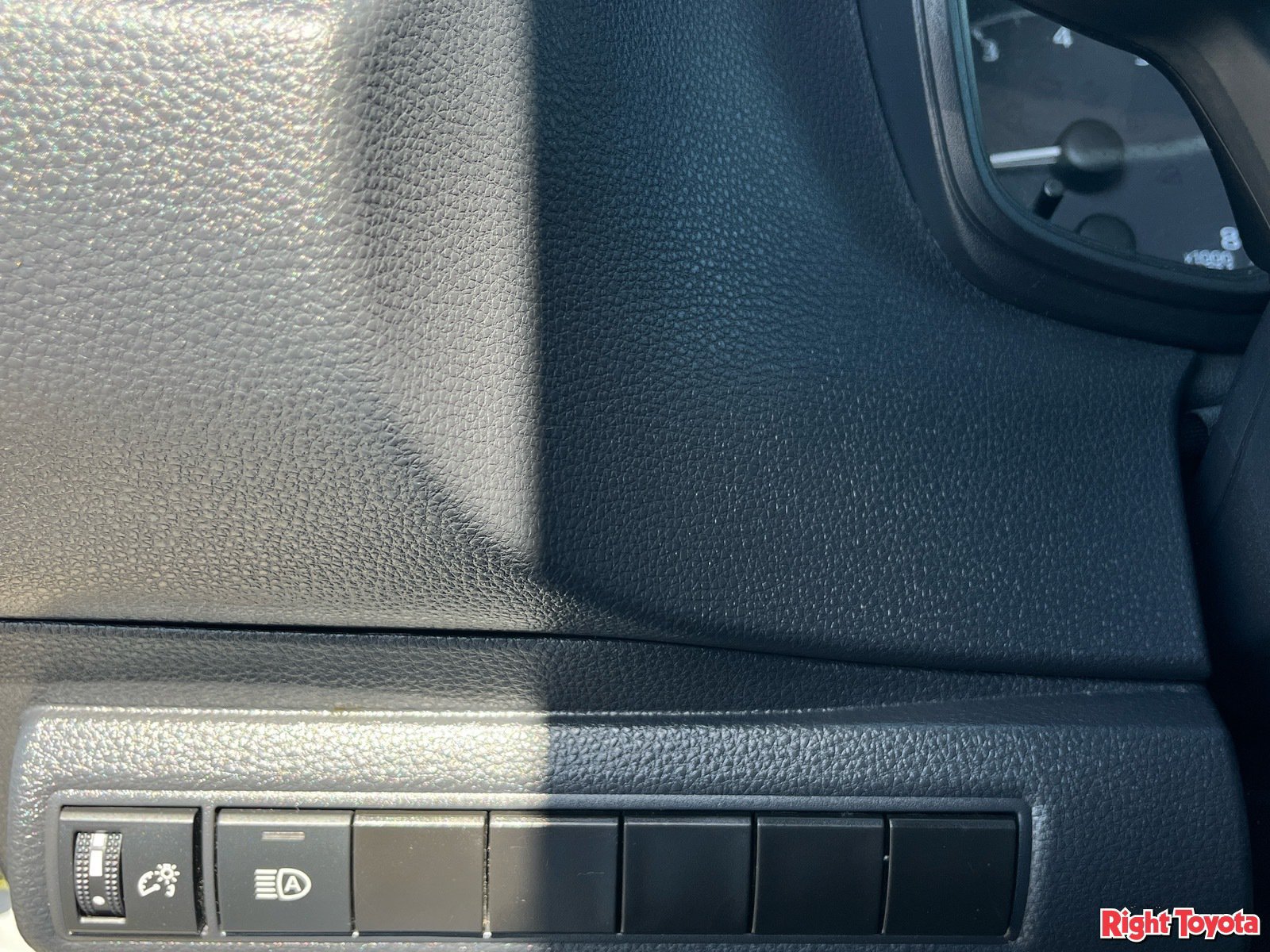 Certified 2025 Toyota Corolla LE FWD image 32